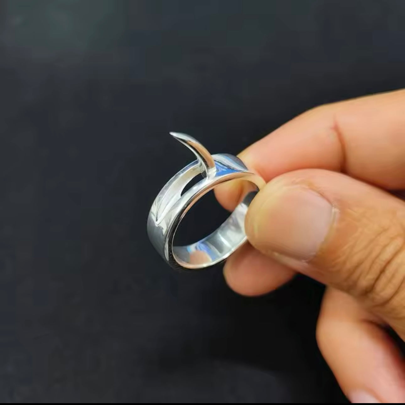 Annie Leonhart Ring