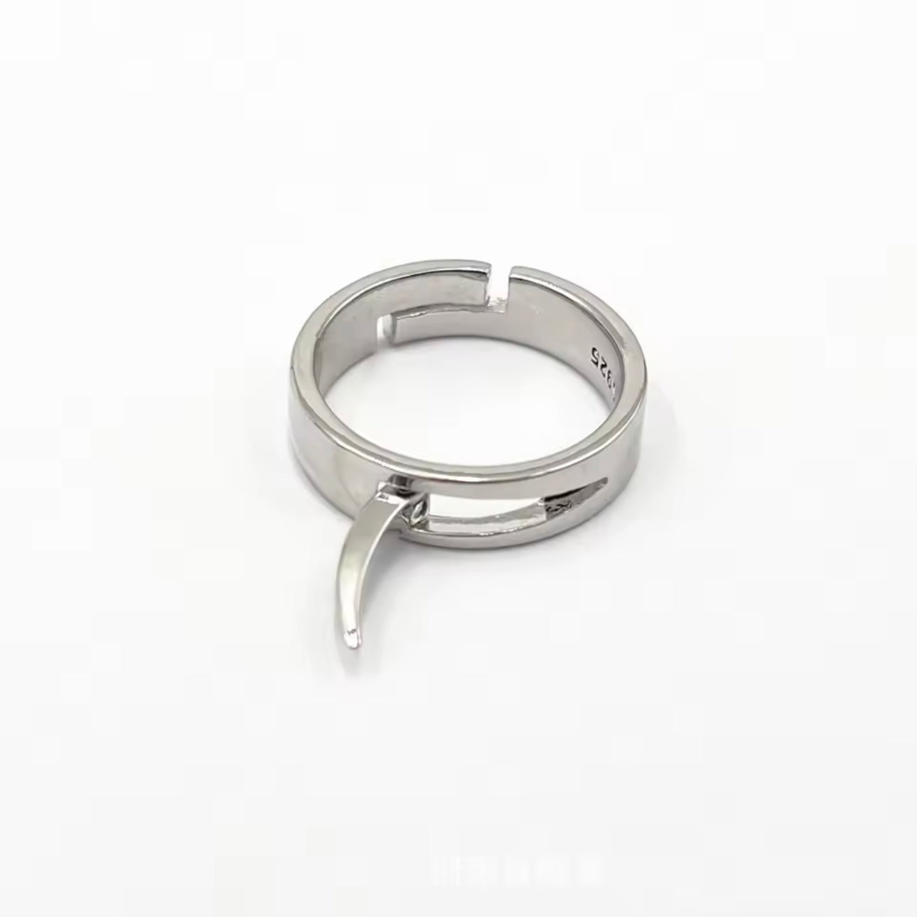 Annie Leonhart Ring